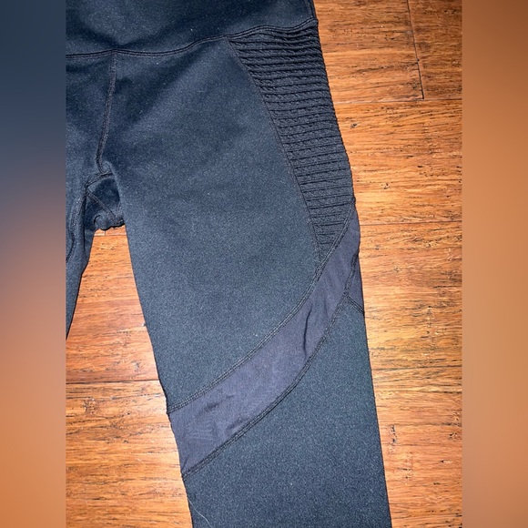 💋 Women’s Size M- Fabletics Bundle - Picture 3 of 9